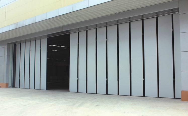 industrial folding door manufacturer product image