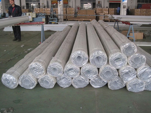 Package of windproof steel slats
