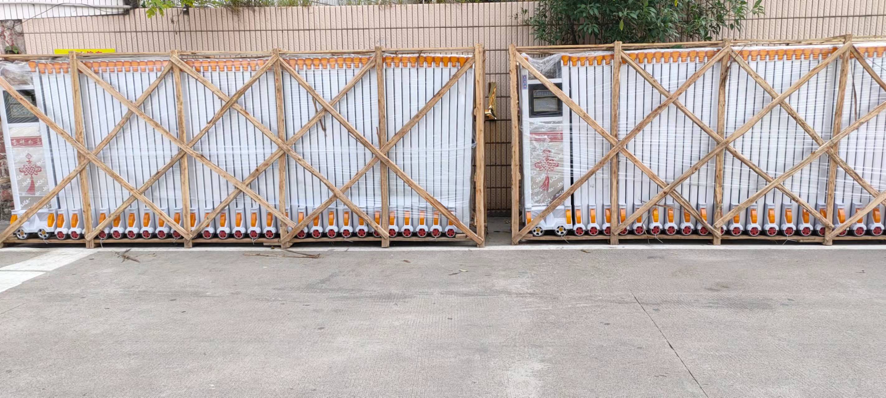 Custom Automatic Retractable Gate product packaging 1
