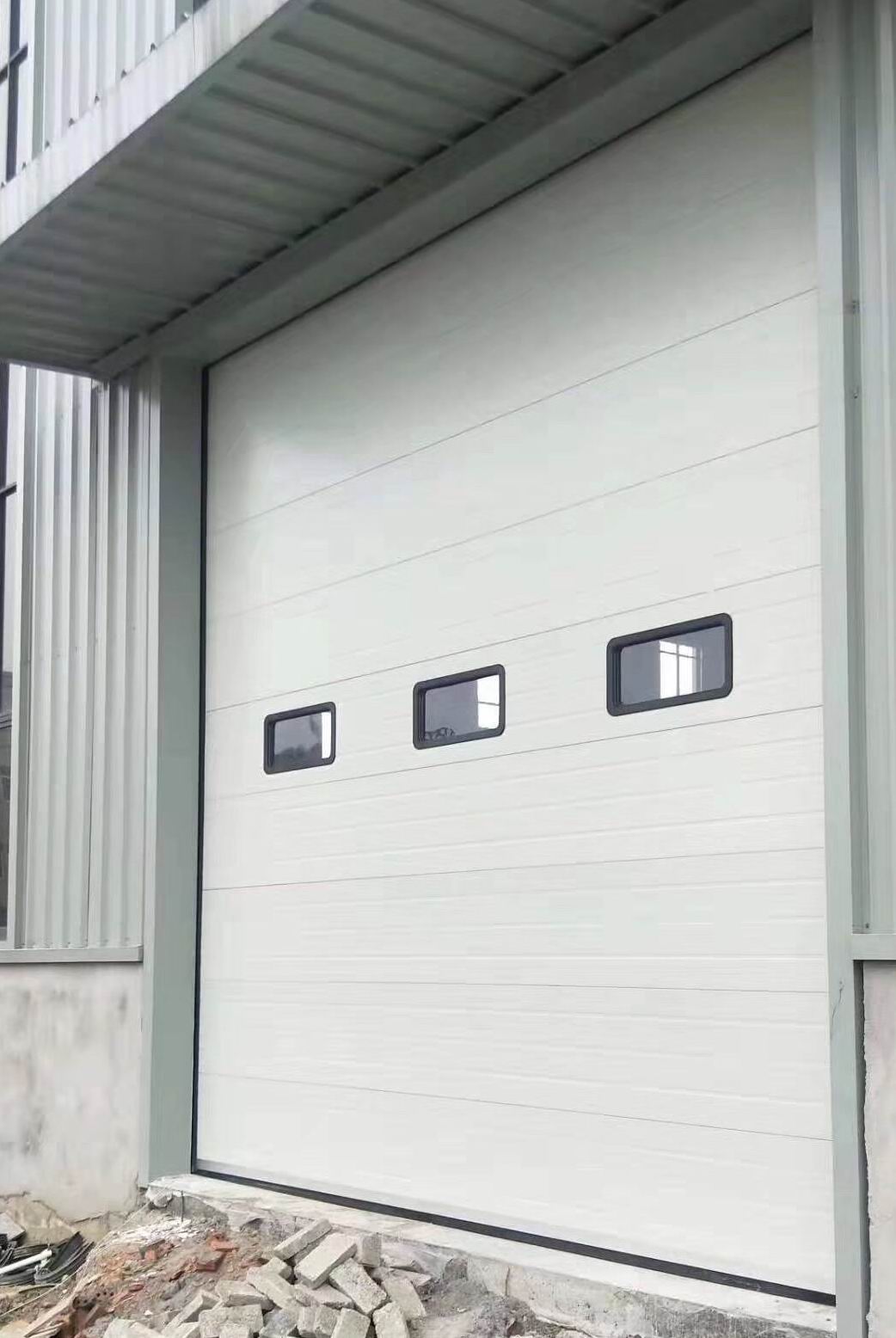 Industrial Sectional Door with Vision Windows product description 1