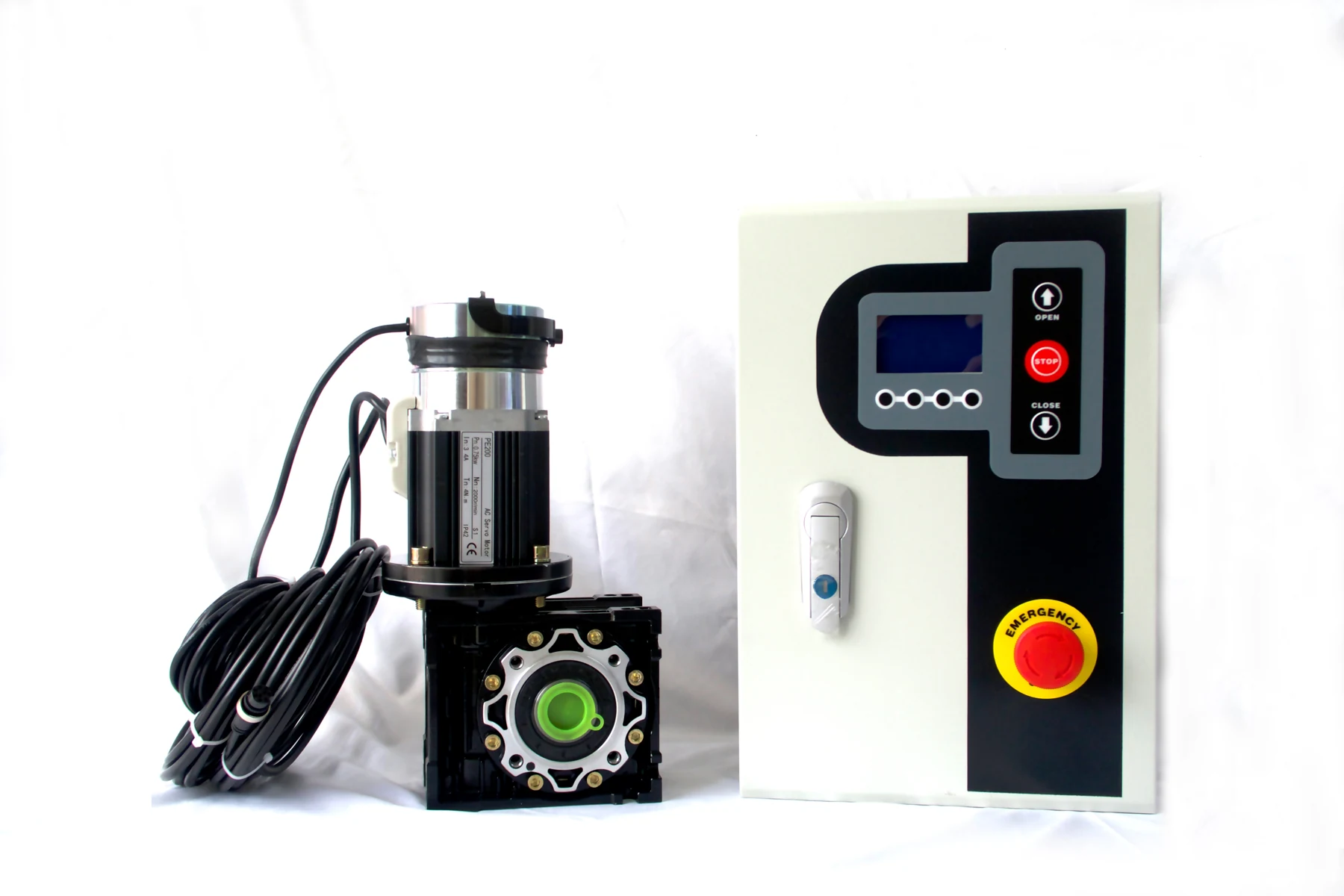 Servo motor with white controller