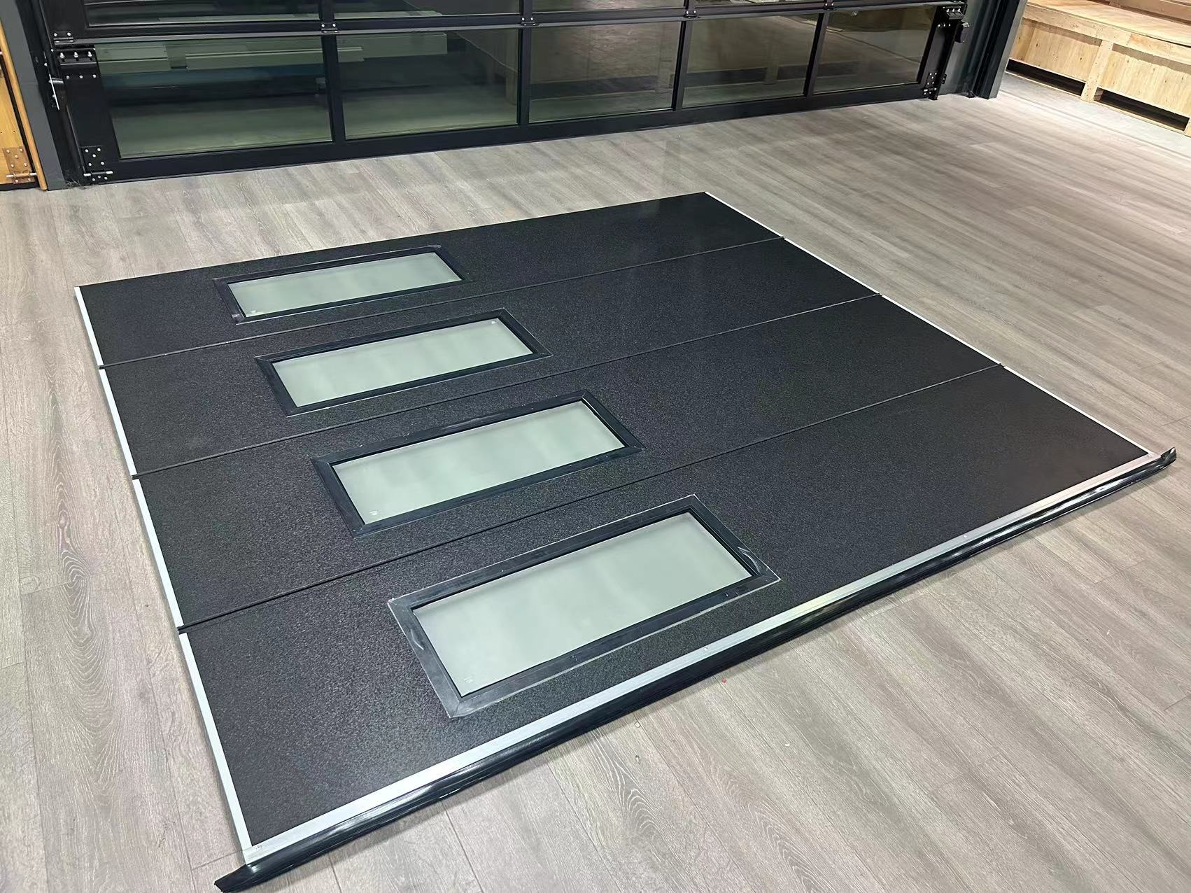 Vertical Bifold Automatic Garage Door for Commercial Buildings product description 1