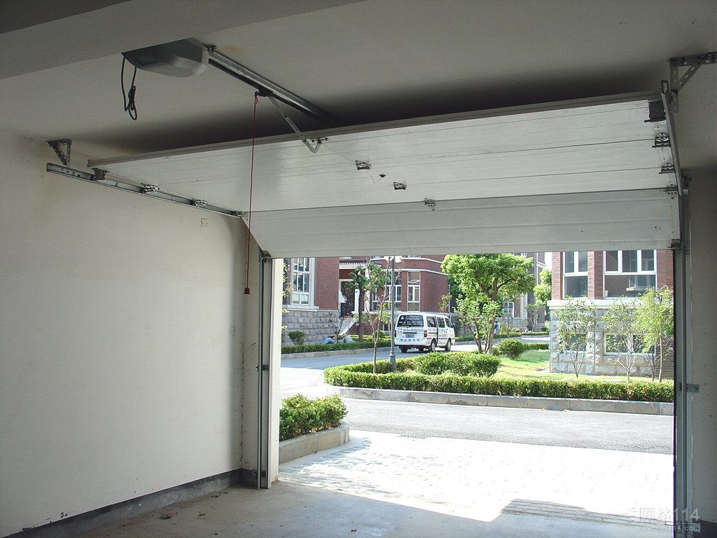 Automatic Steel Sectional Garage Door for Residential Garages product description 6